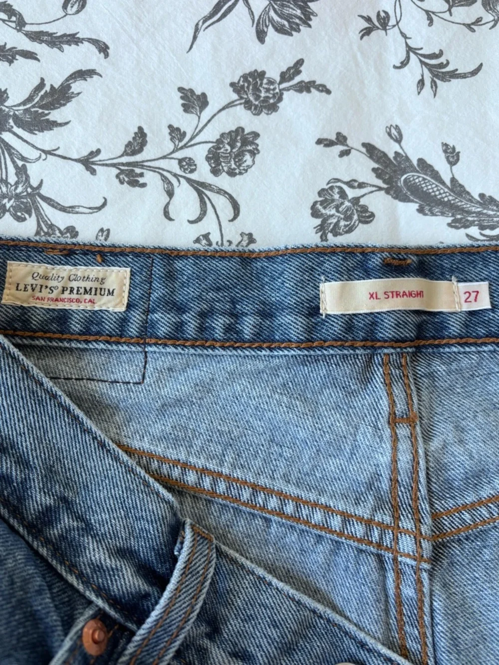 NWOT! Levi’s XL Baggy Straight Jeans - Picture 13 of 16
